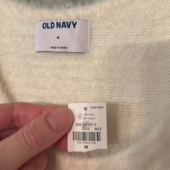 NWT Old Navy size M fuzzy puff-sleeve sweater - Picture 3 of 8